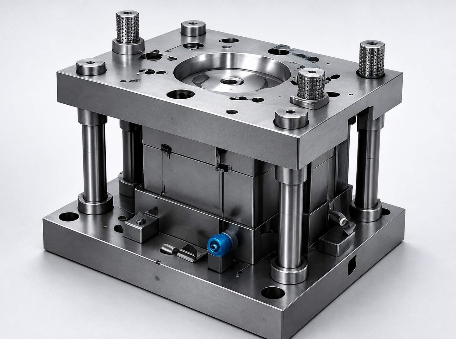Assembly and debugging of an amorphous alloy mold